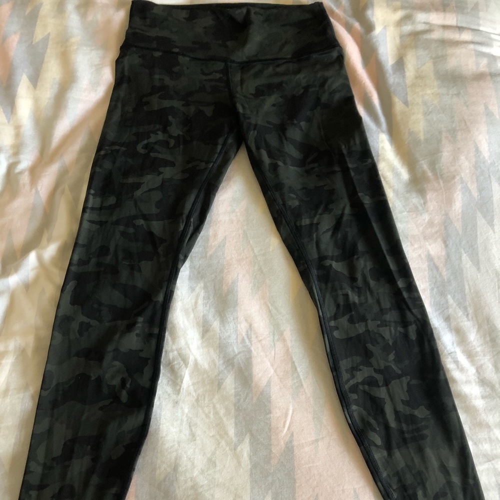 Lululemon high rise camo leggings - size 8
